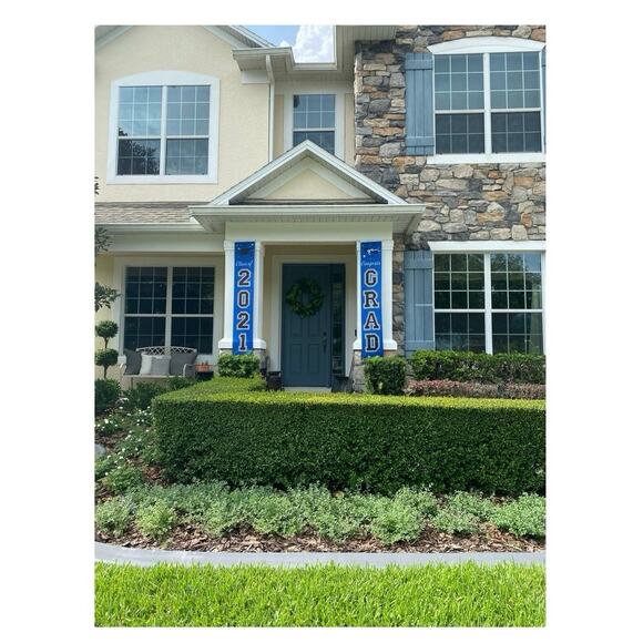 Blue Graduation 2024 Decorations ‘Class of 2024’ and ‘Congrats Grad’ Banners - Picture 4 of 5